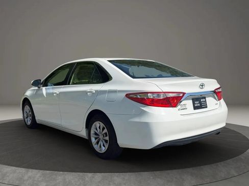 Used 2015 Toyota Camry LE FWD image 4