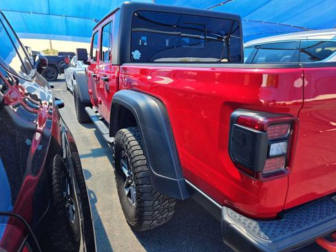 Used 2024 Jeep Gladiator Mojave w/ Safety Group AWD/4WD image 3