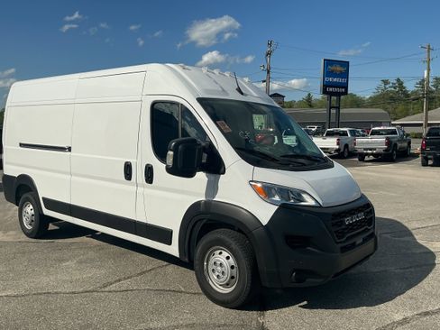 Used 2023 RAM ProMaster 2500 FWD image 1