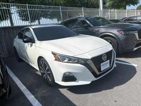 Used 2021 Nissan Altima 2.5 SR FWD image 3