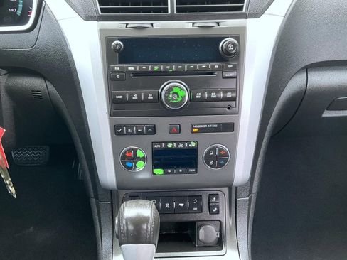 Used 2011 Chevrolet Traverse LT w/ Personal Connectivity Package image 12