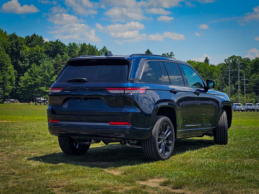 New 2026 Jeep Grand Cherokee Limited AWD/4WD image 3