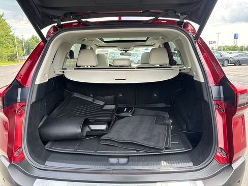 Used 2021 Nissan Rogue SV w/ Premium Package AWD/4WD image 8