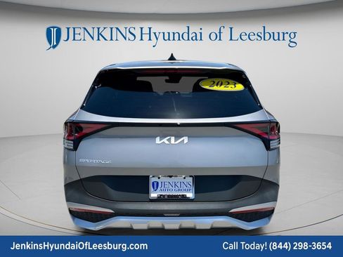 Used 2023 Kia Sportage LX FWD image 6