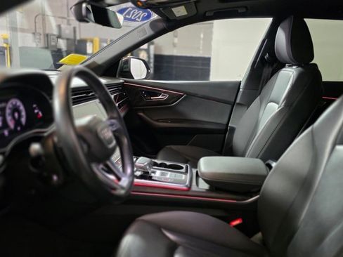 Used 2021 Audi Q8 Premium Plus image 17