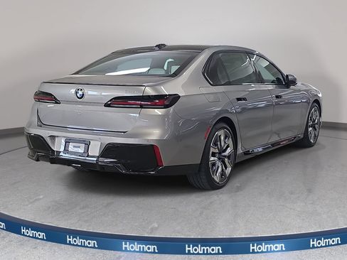 Used 2026 BMW 740i w/ Executive Package RWD image 7