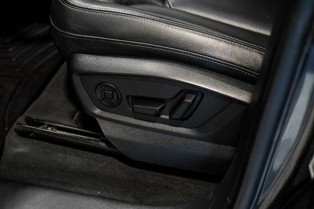 Used 2019 Audi Q8 Premium Plus w/ Premium Plus AWD/4WD image 31