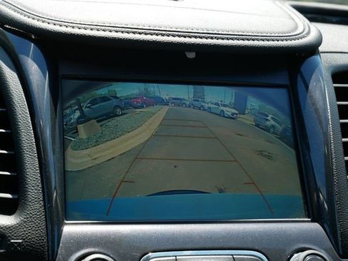 Used 2019 Chevrolet Impala LT FWD image 27