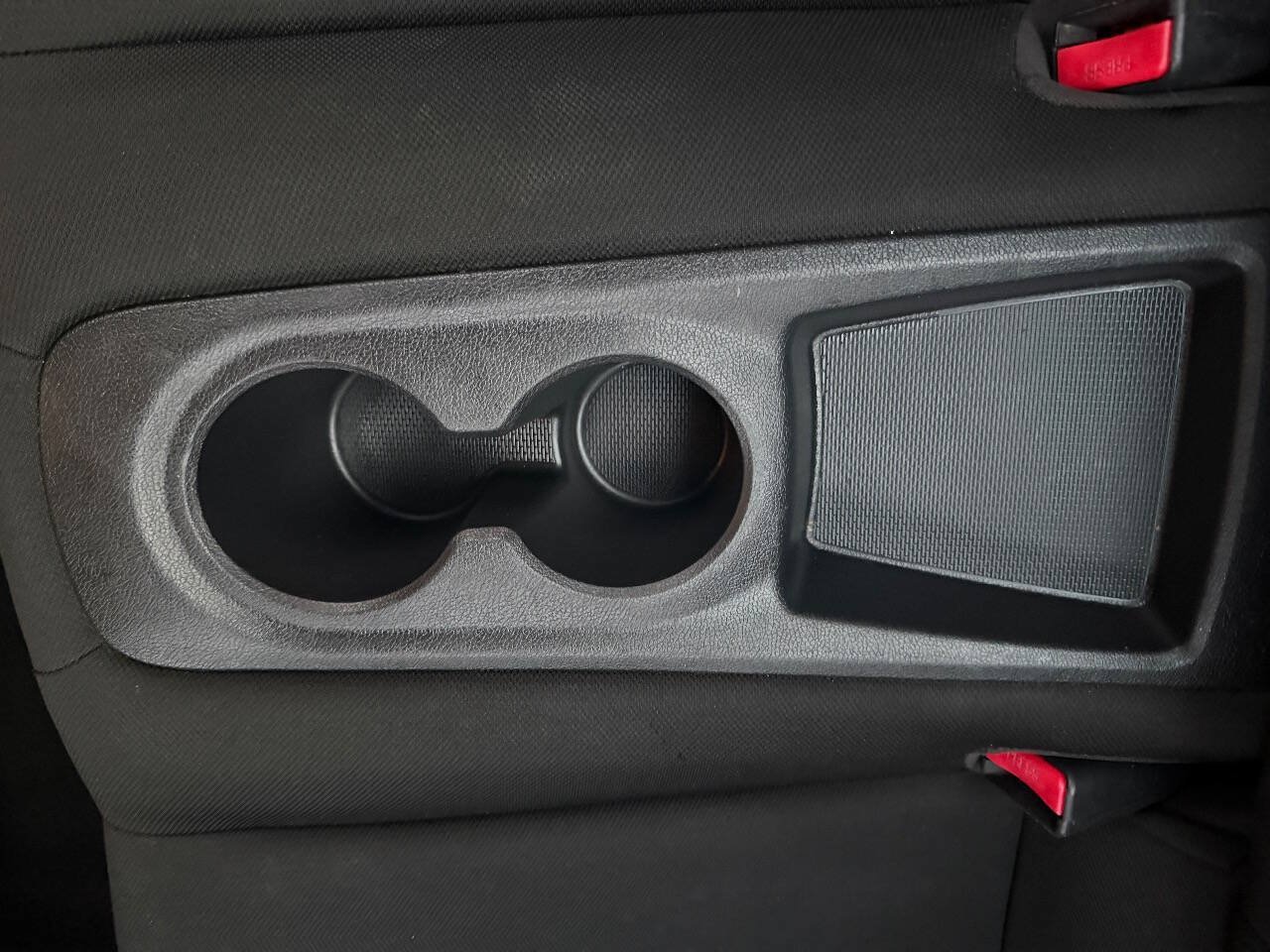 Used 2013 Hyundai Veloster FWD image 17