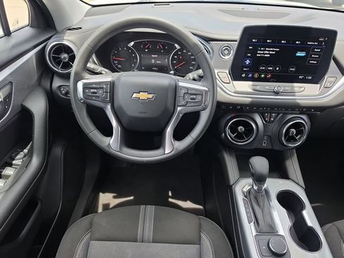 Used 2024 Chevrolet Blazer LT w/ Driver Confidence Package FWD image 8