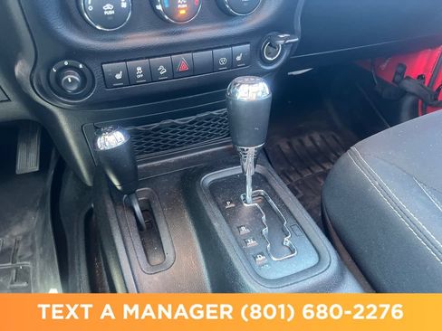 Used 2016 Jeep Wrangler Unlimited Sahara w/ Connectivity Group AWD/4WD image 22