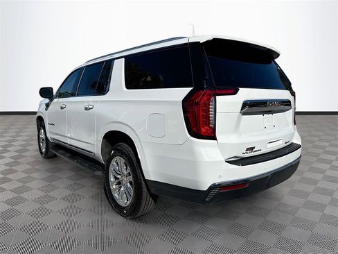 Used 2021 GMC Yukon XL SLT image 8