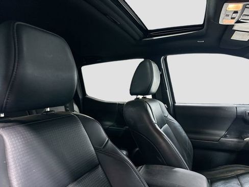 Used 2019 Toyota Tacoma TRD Off-Road image 27