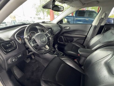 Used 2018 Jeep Compass Limited w/ Navigation Group AWD/4WD image 9