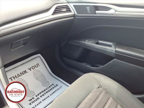 Used 2020 Ford Fusion SE FWD image 22