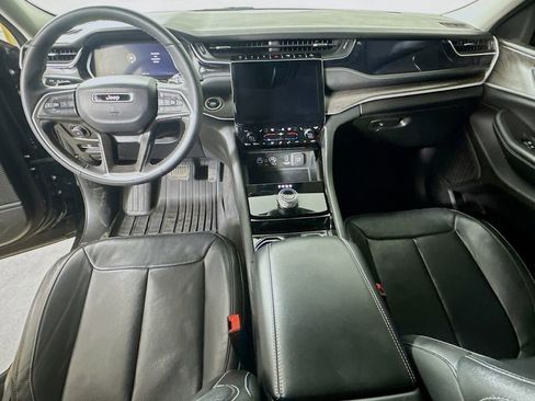 Used 2023 Jeep Grand Cherokee L Limited w/ Luxury Tech Group II image 17