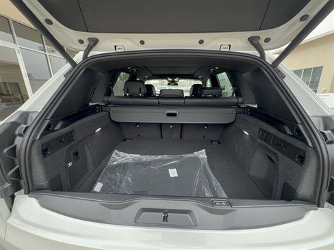 New 2026 BMW X5 xDrive50e image 24