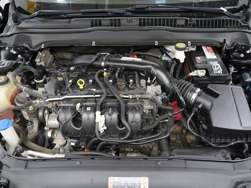 Used 2019 Ford Fusion SE AWD/4WD image 28