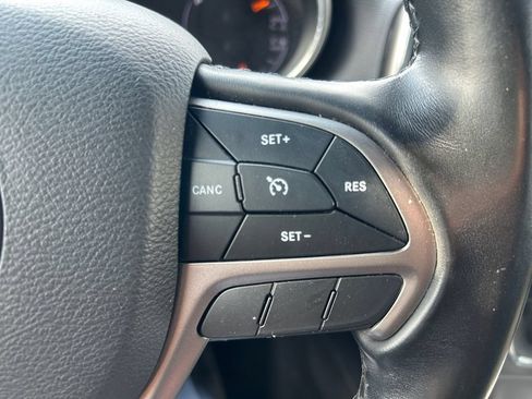 Used 2021 Jeep Grand Cherokee Laredo AWD/4WD image 32