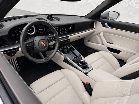 Used 2022 Porsche 911 AWD/4WD image 2