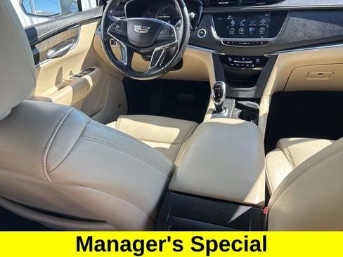 Used 2019 Cadillac XT5 FWD image 36