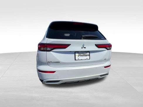 Used 2024 Mitsubishi Outlander SE AWD/4WD image 5
