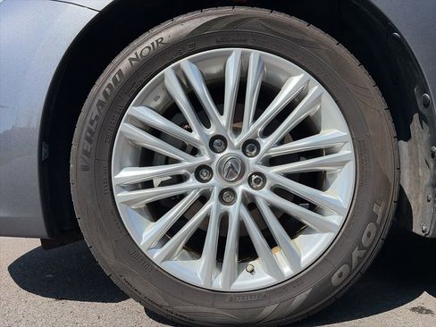 Used 2014 Lexus ES 350 w/ Luxury Package FWD image 21