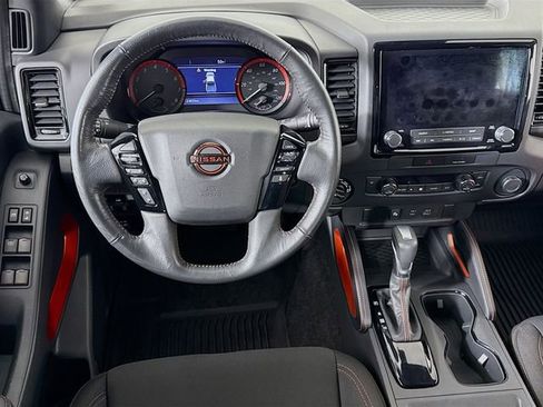 Used 2022 Nissan Frontier PRO-4X w/ Technology Package image 22