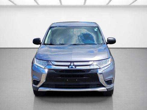 Used 2017 Mitsubishi Outlander ES AWD/4WD image 8