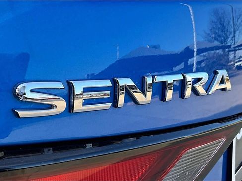 Used 2025 Nissan Sentra SV image 9