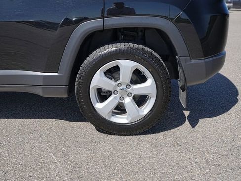 Used 2020 Jeep Compass Latitude w/ Cold Weather Group AWD/4WD image 13