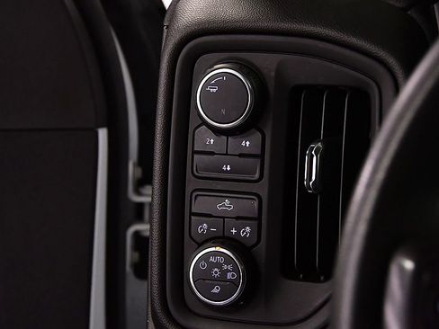 Used 2021 Chevrolet Silverado 2500 Custom w/ Custom Value Package AWD/4WD image 21