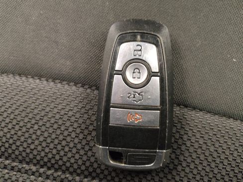 Used 2019 Ford Fusion SE image 32