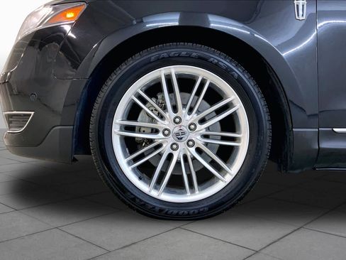 Used 2019 Lincoln MKT AWD image 10