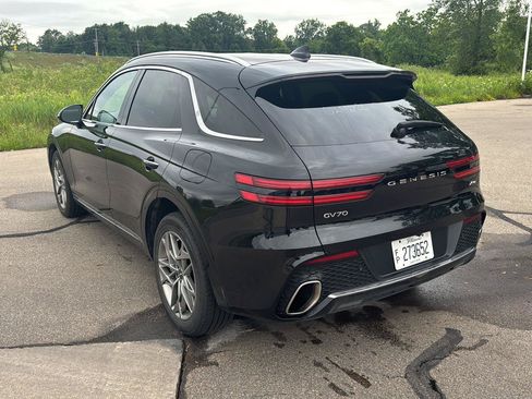 Used 2025 Genesis GV70 2.5T AWD/4WD image 3