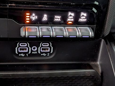 Used 2023 RAM 1500 Limited AWD/4WD image 16