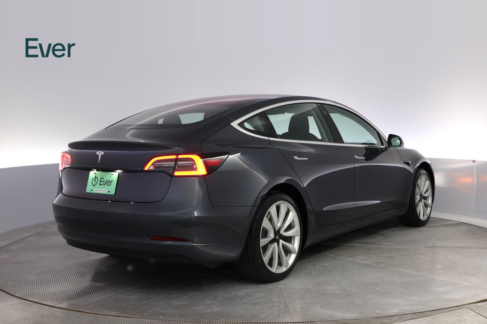 Used 2018 Tesla Model 3 Long Range RWD image 3