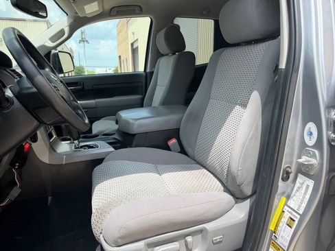 Used 2013 Toyota Tundra 4x4 Double Cab w/ SR5 Pkg image 9