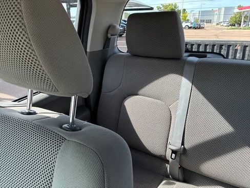 Used 2010 Nissan Frontier SE AWD/4WD image 21