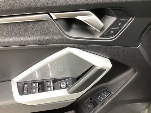 Used 2023 Audi Q3 2.0T Premium image 14