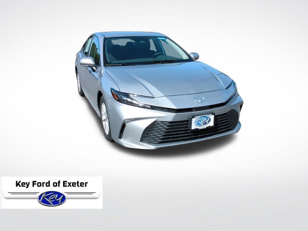 Used 2025 Toyota Camry LE FWD image 2