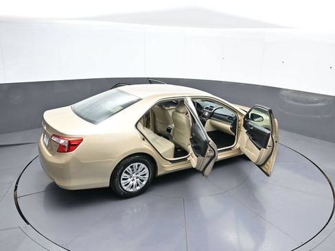Used 2012 Toyota Camry LE FWD image 43