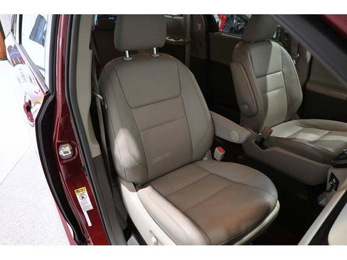 Used 2015 Toyota Sienna XLE w/ XLE Navigation Package FWD image 16