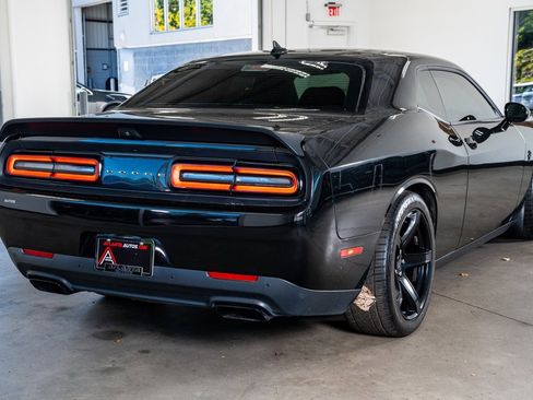 Used 2019 Dodge Challenger SRT Hellcat Redeye image 6