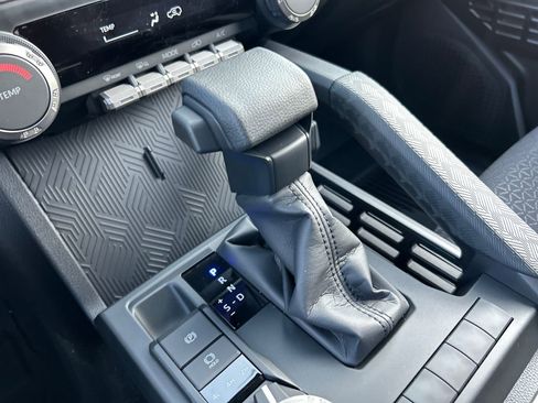 New 2026 Toyota 4Runner SR5 AWD/4WD image 16