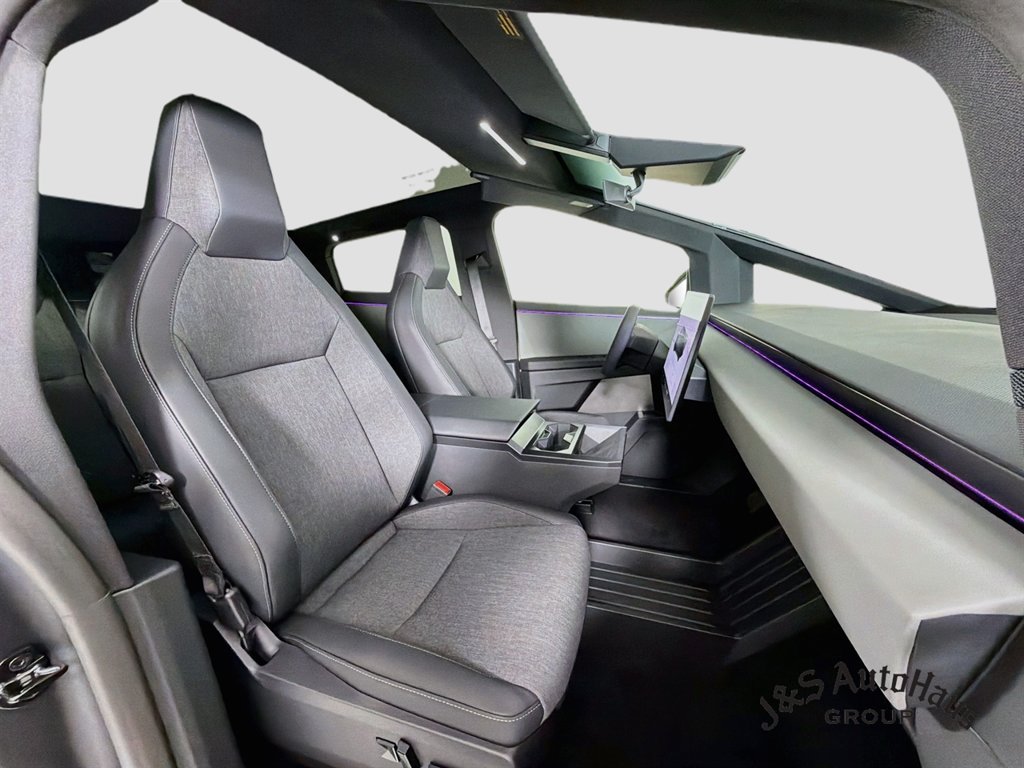 Used 2026 Tesla Cybertruck AWD Crew Cab image 35