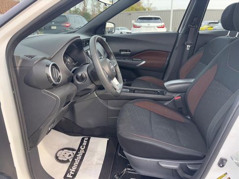 Used 2024 Nissan Kicks SR image 11