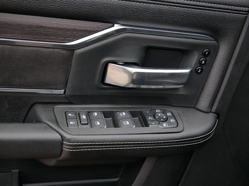 New 2026 RAM 2500 Laramie AWD/4WD image 9