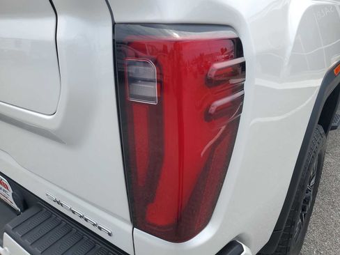Used 2025 GMC Sierra 3500 Denali Ultimate AWD/4WD image 7