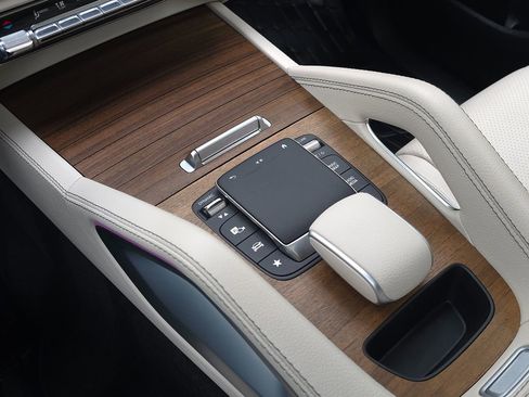 Used 2023 Mercedes-Benz GLE 350 4MATIC w/ AMG Line Exterior image 55